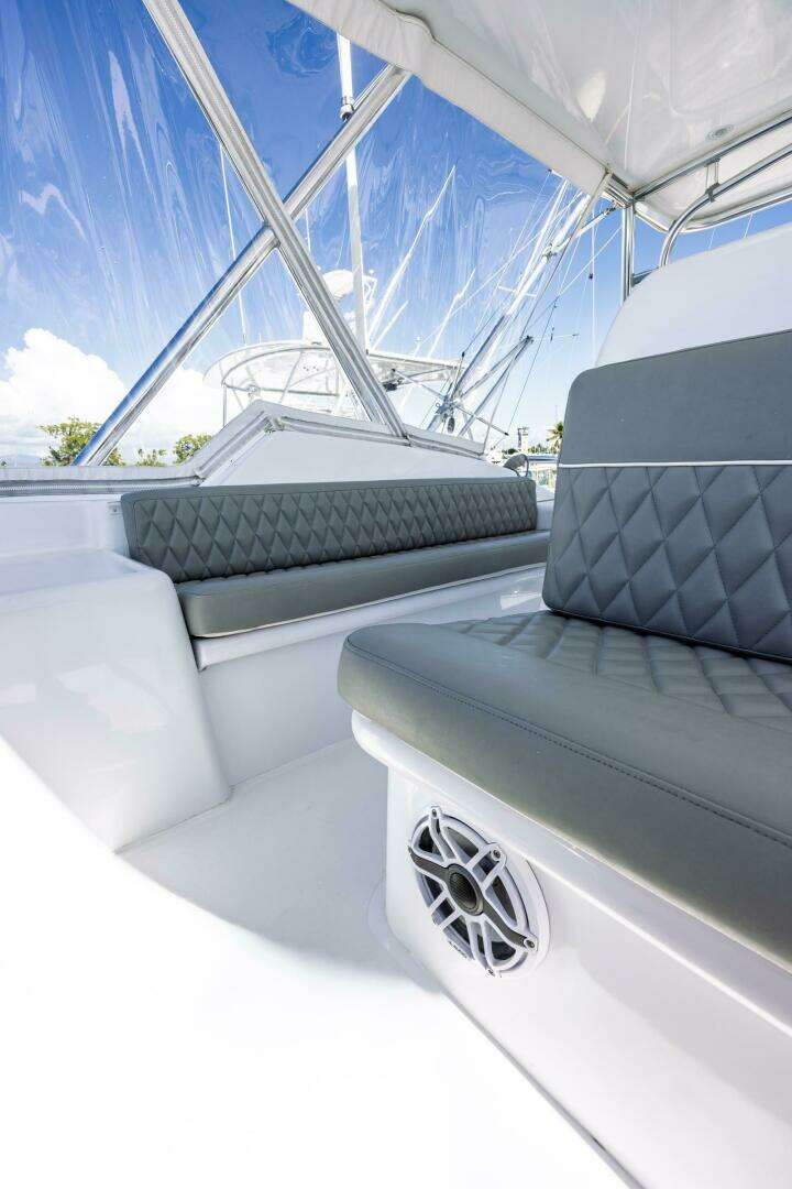 2005 Hatteras 50 Convertible - Image 63