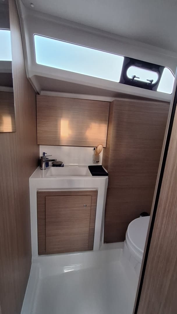 2026 Beneteau Oceanis 37.1 - Image 21