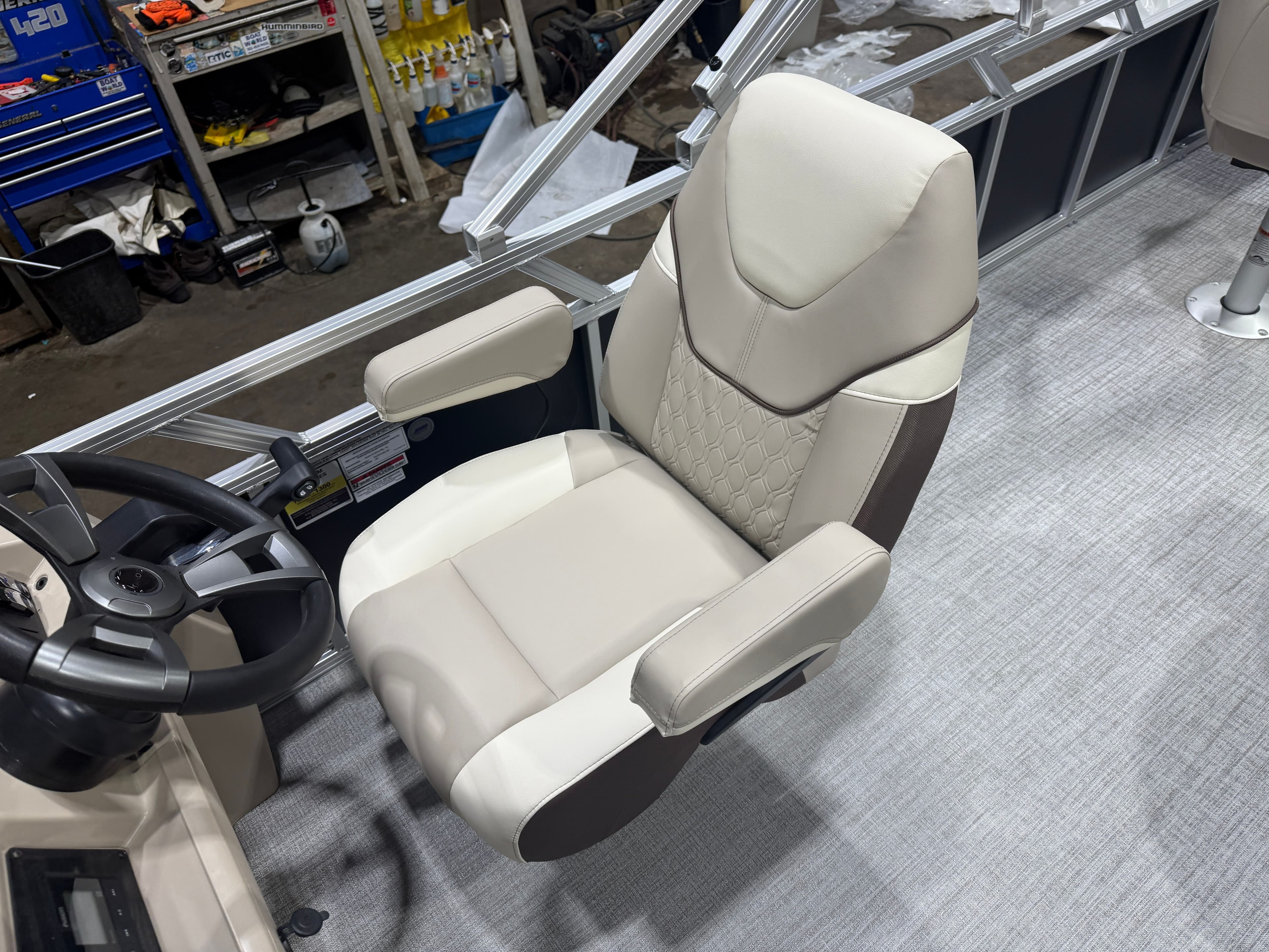 2026 Tahoe Sport Rear Fish 2185 & 4-Stroke $32995 - 11