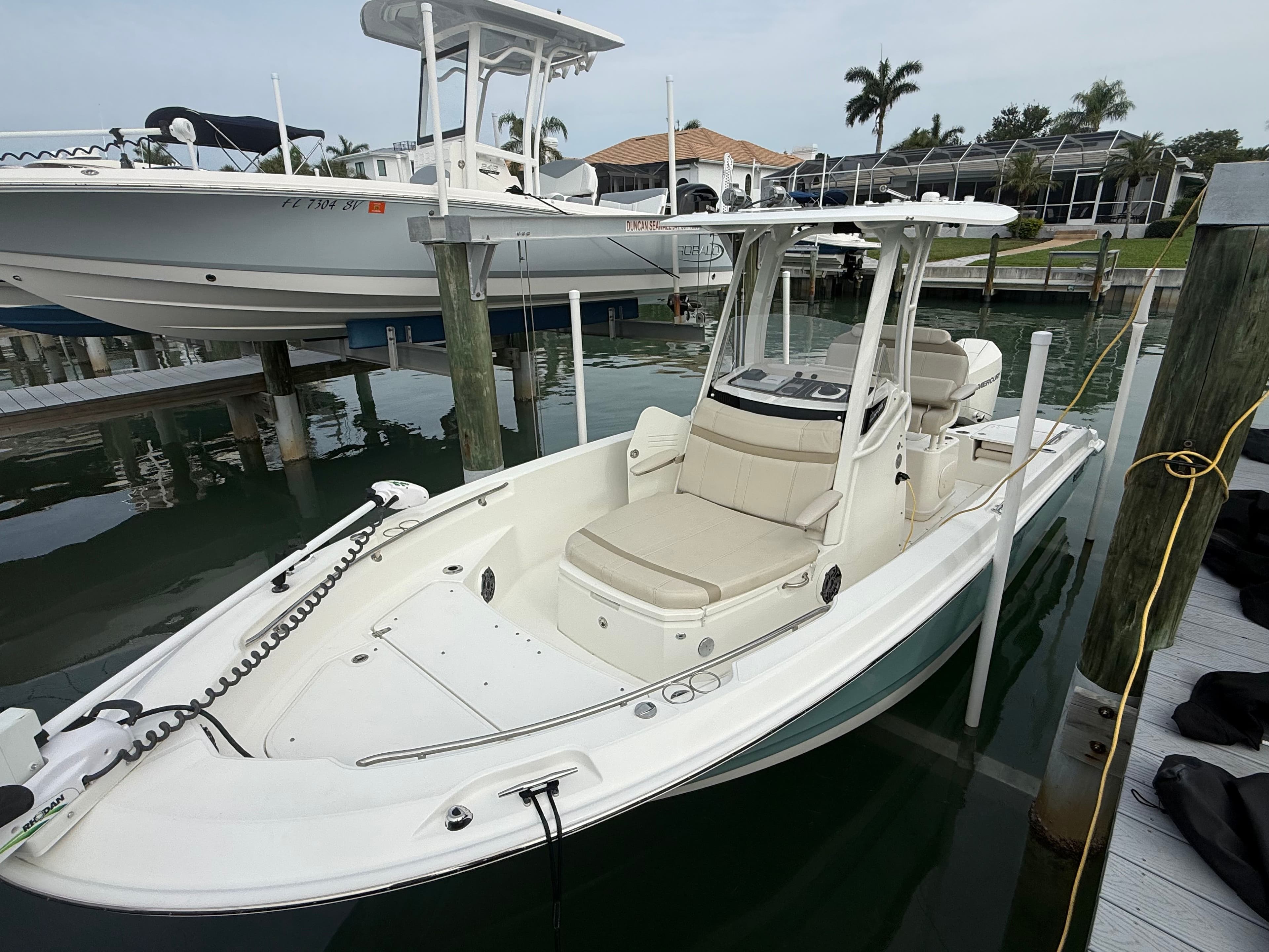 2024 Boston Whaler Dauntless - 20