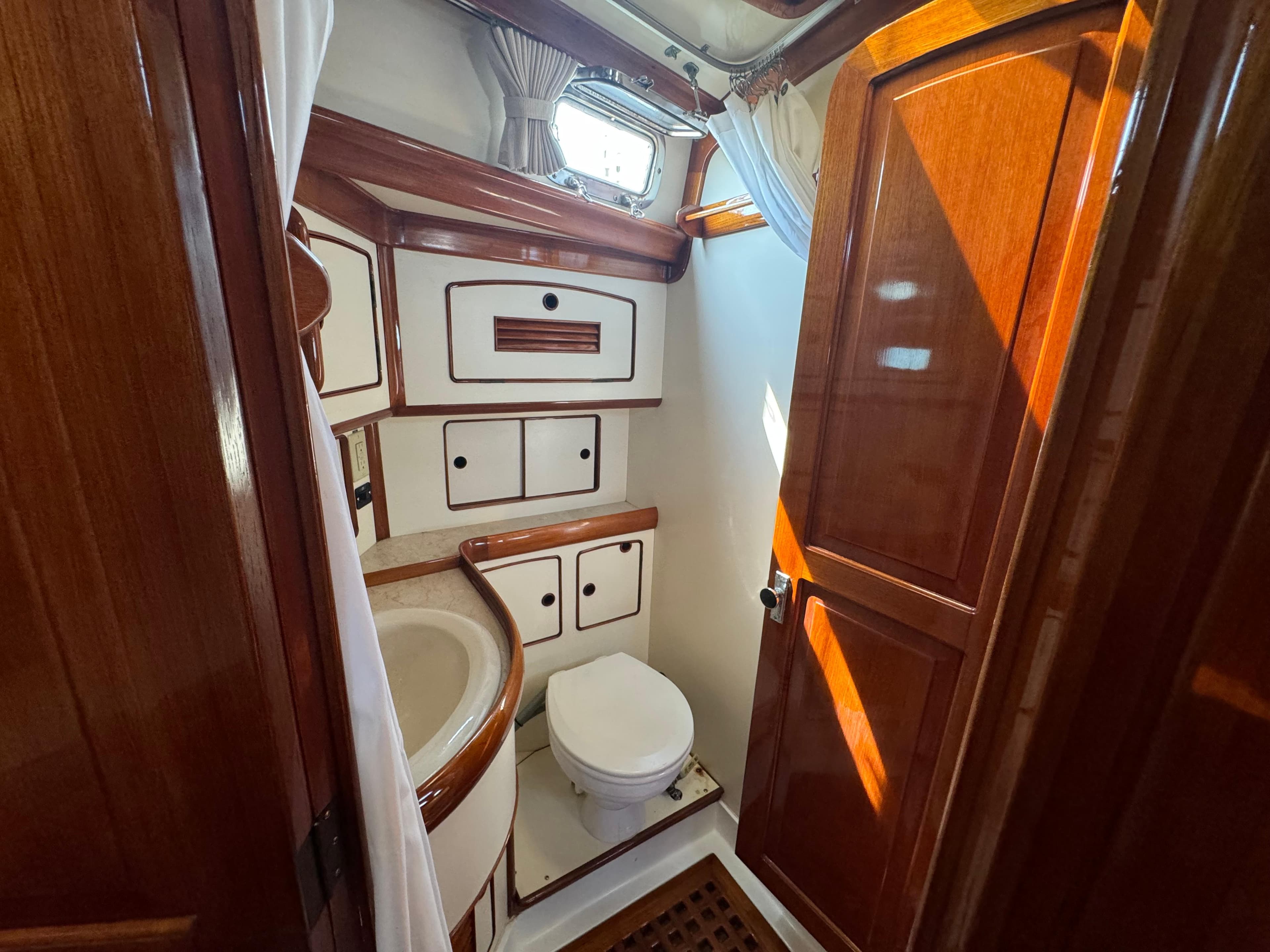1986 Little Harbor 46 Center cockpit - 88
