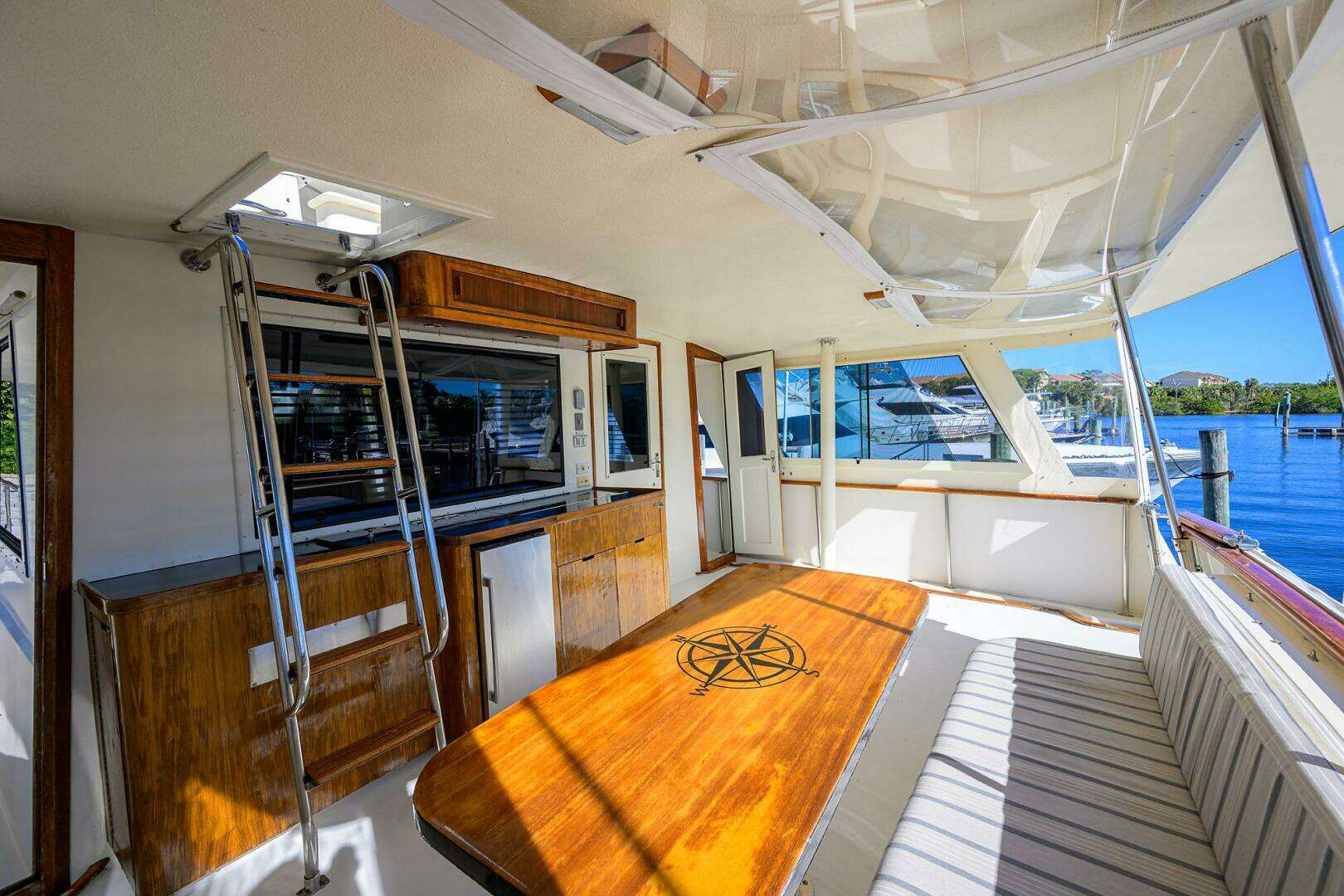 1987 Hatteras 63 Motor Yacht - Image 45