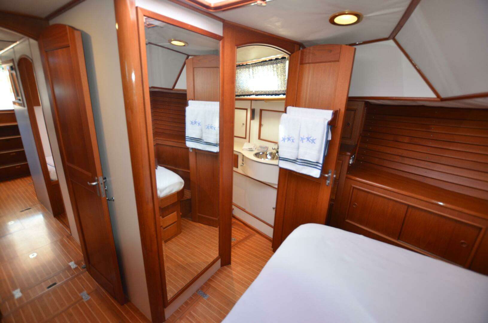 2000 Grand Banks Eastbay HX - Image 35