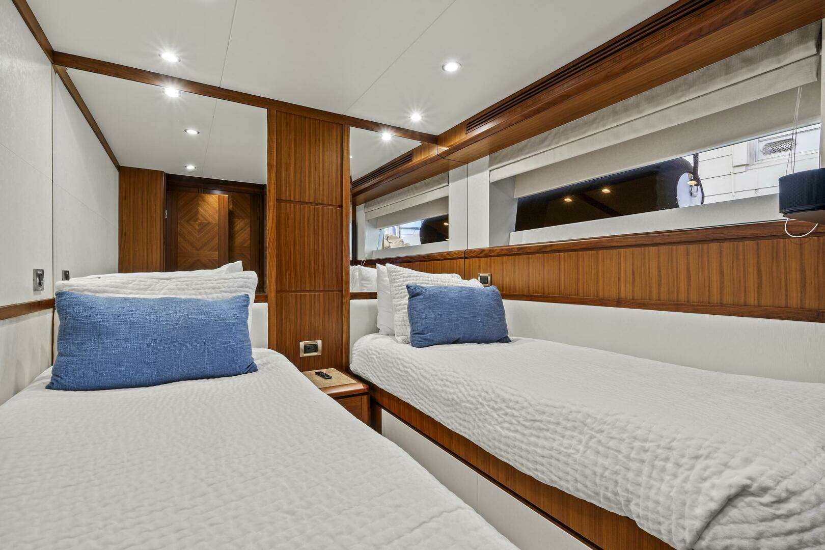 2016 Ocean Alexander 85 E - Image 57