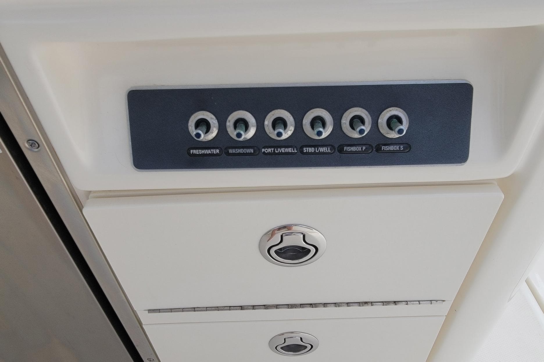 Control panel on a 2022 Boston Whaler 320 Vantage boat.
