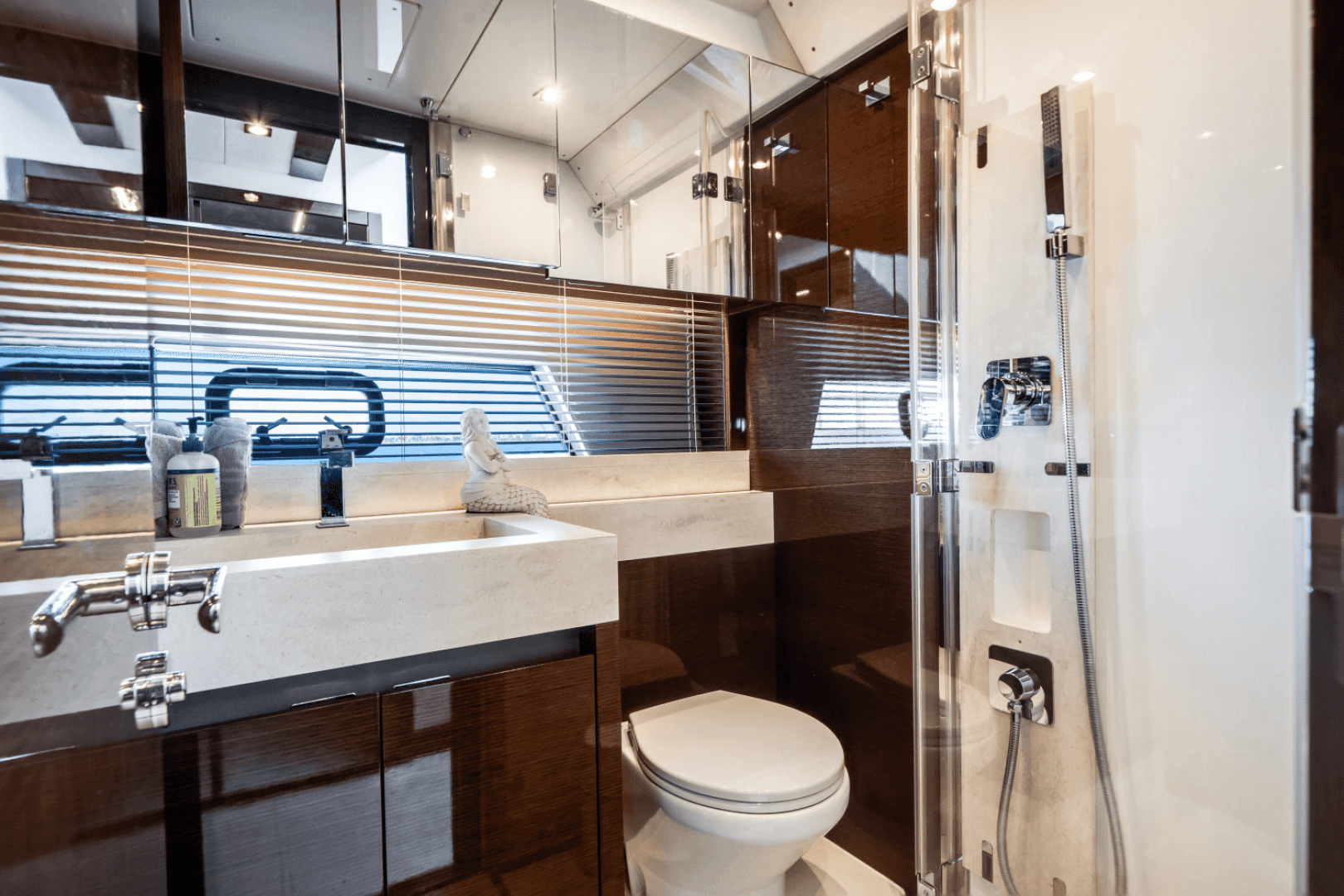 2020 Prestige 520 FLYBRIDGE - Image 47