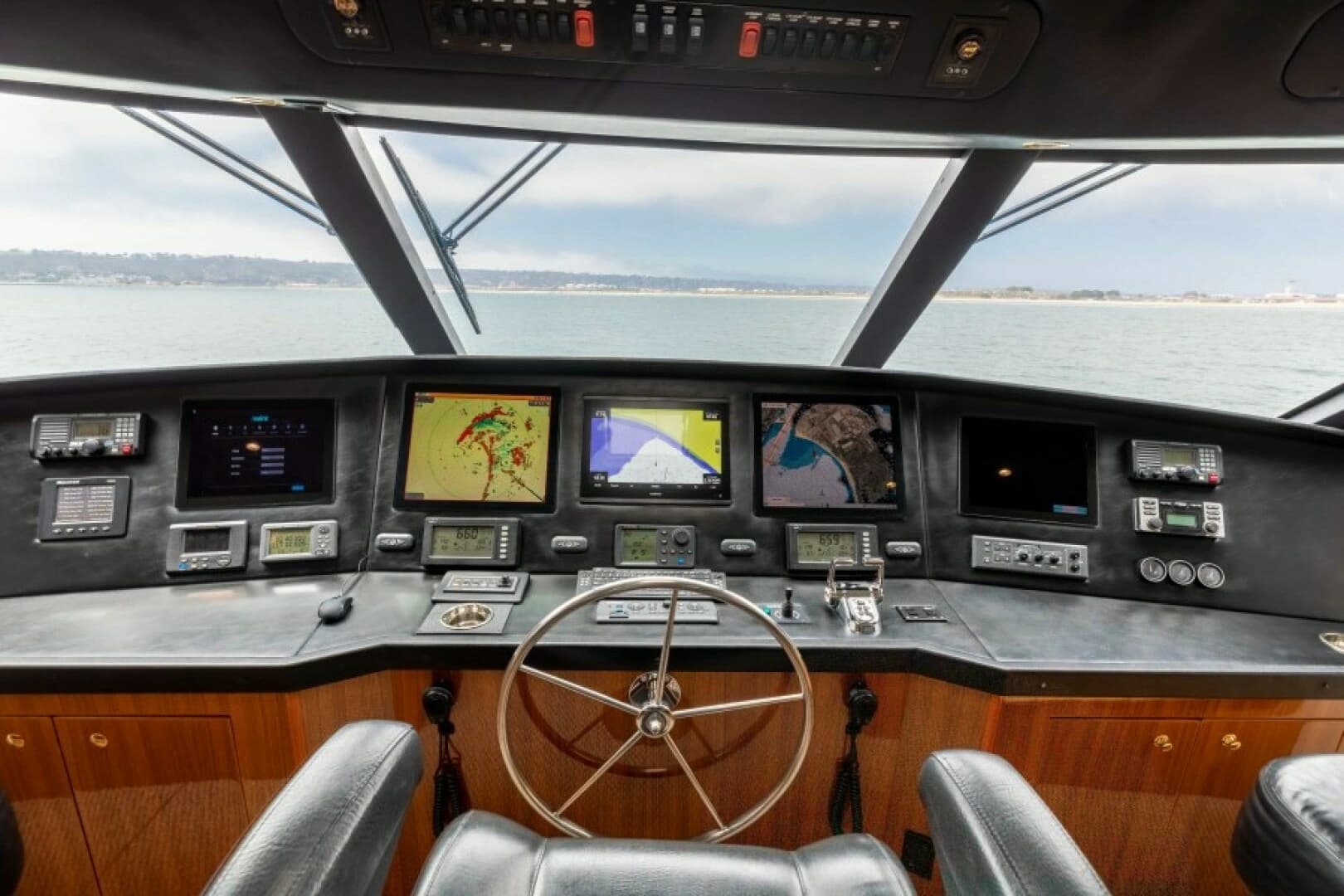 2006 Viking 74 Enclosed Bridge - Image 46