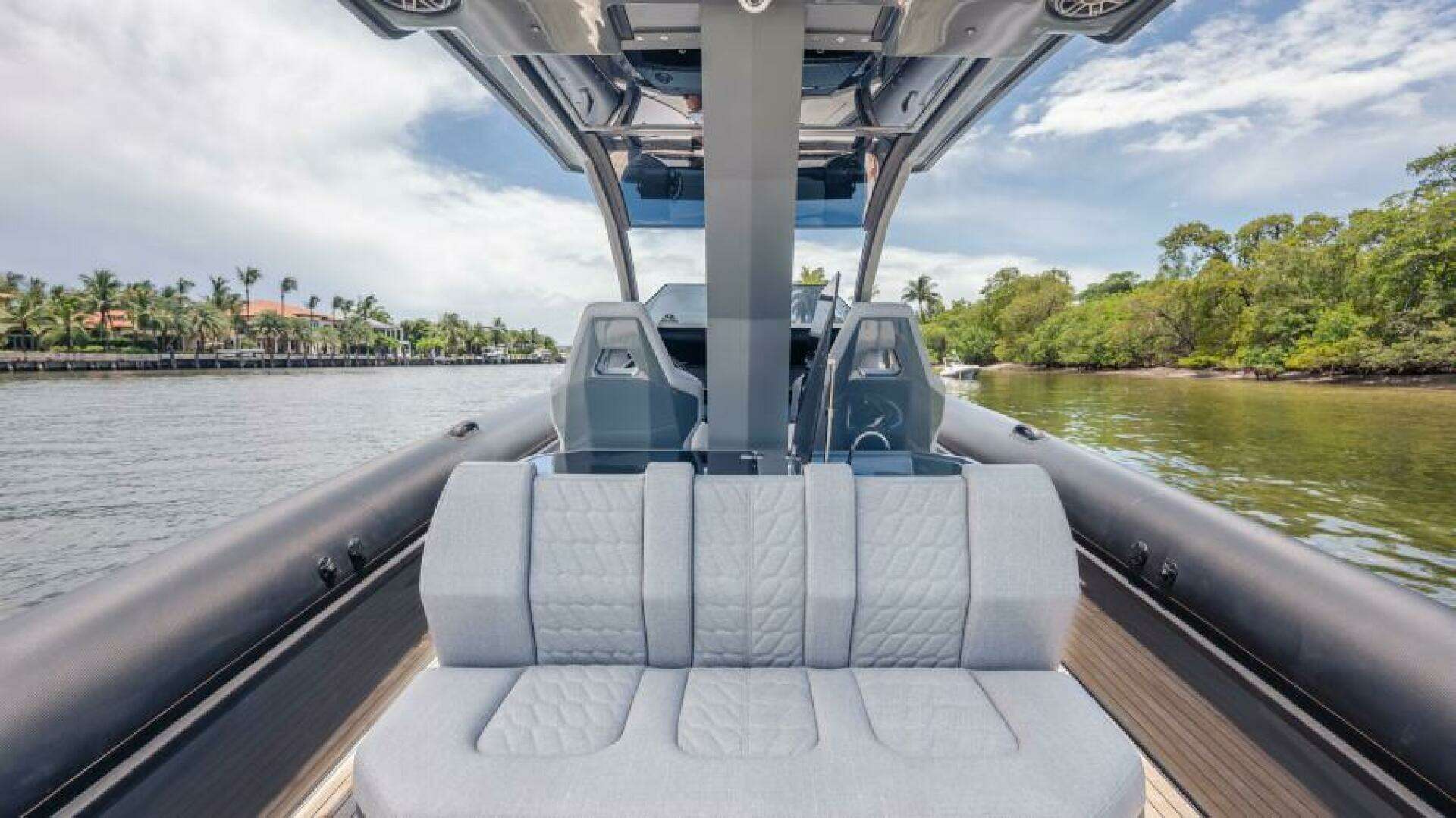 2025 Skipper 38 Sunbed - Image 28