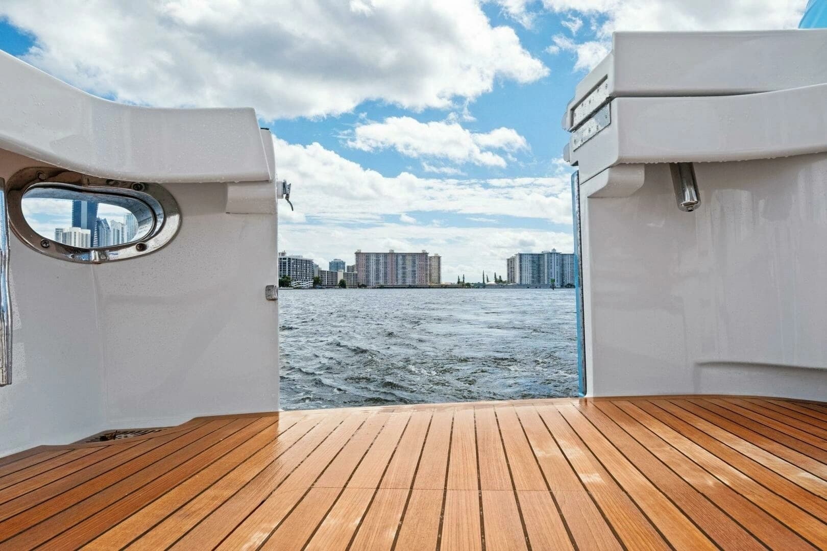 2012 Viking 82 Convertible - Image 74