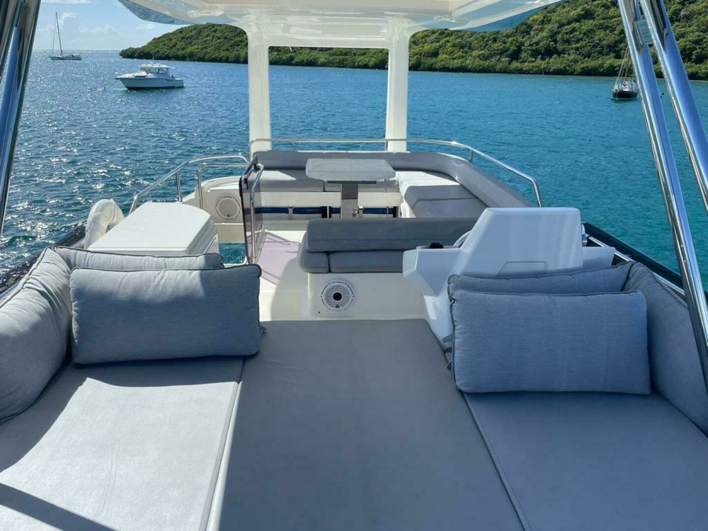 2016 Ferretti Yachts 550 - Image 8