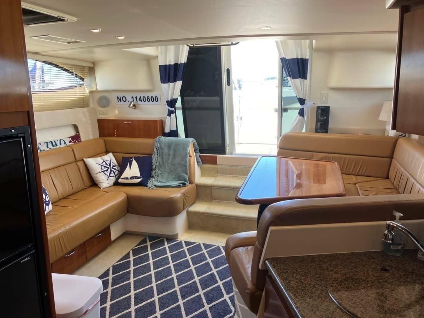 2003 Carver 350 Mariner - Image 6