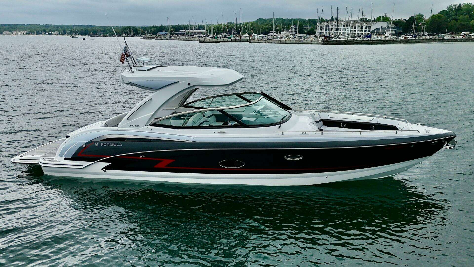 2024 Formula 350 Crossover Bowrider - Image 16