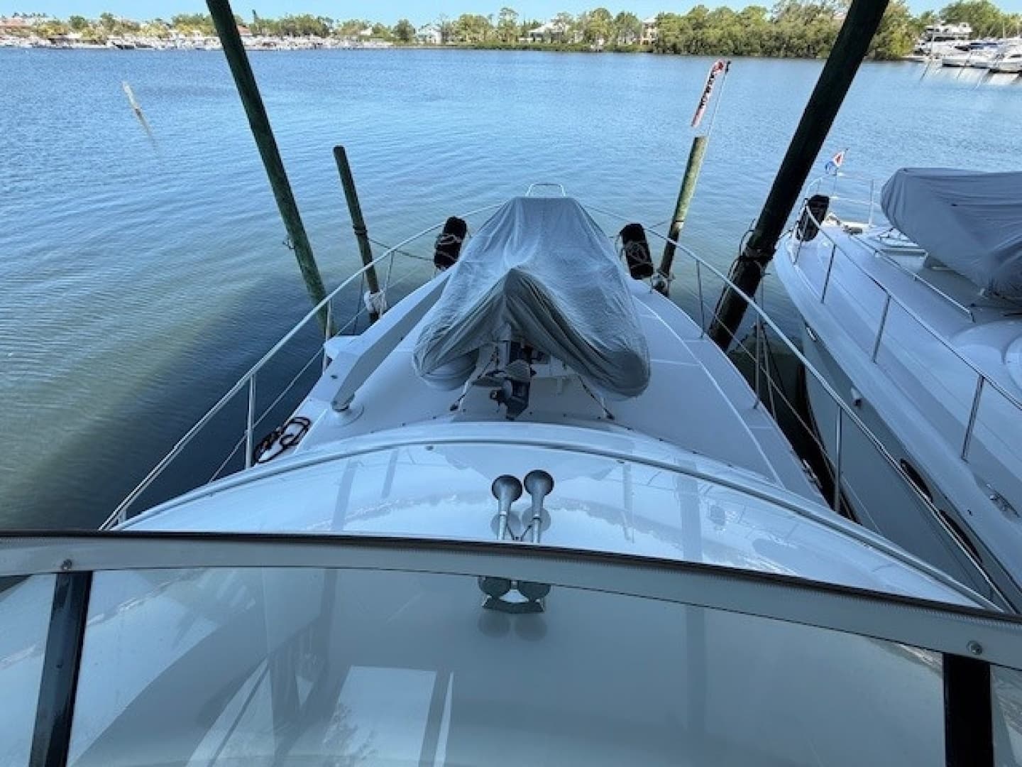 2001 Silverton 42 Convertible - Image 47