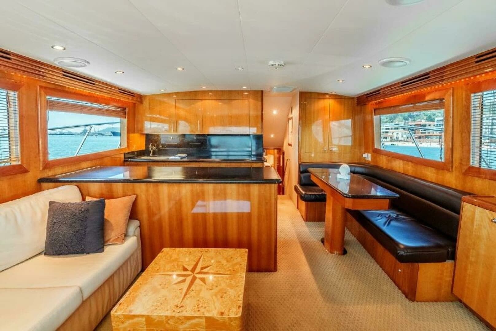 2004 Hatteras 54 Convertible - Image 3