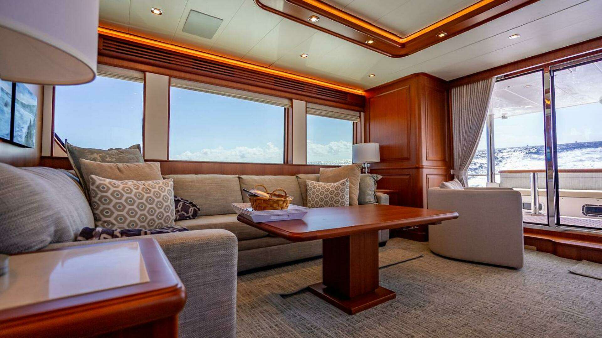2022 Hampton 658l Endurance - Image 8