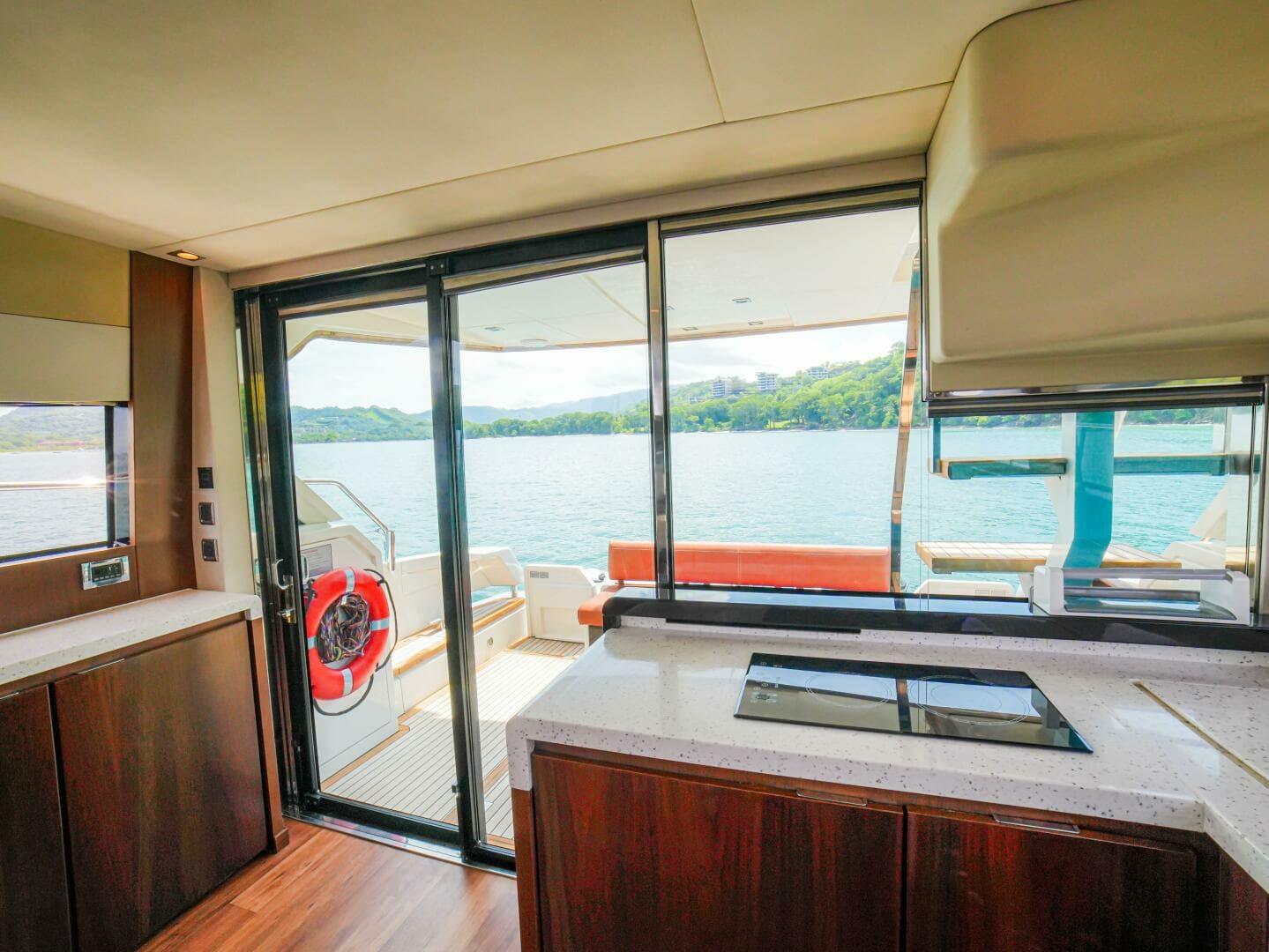 2014 Fairline 50 - Image 31