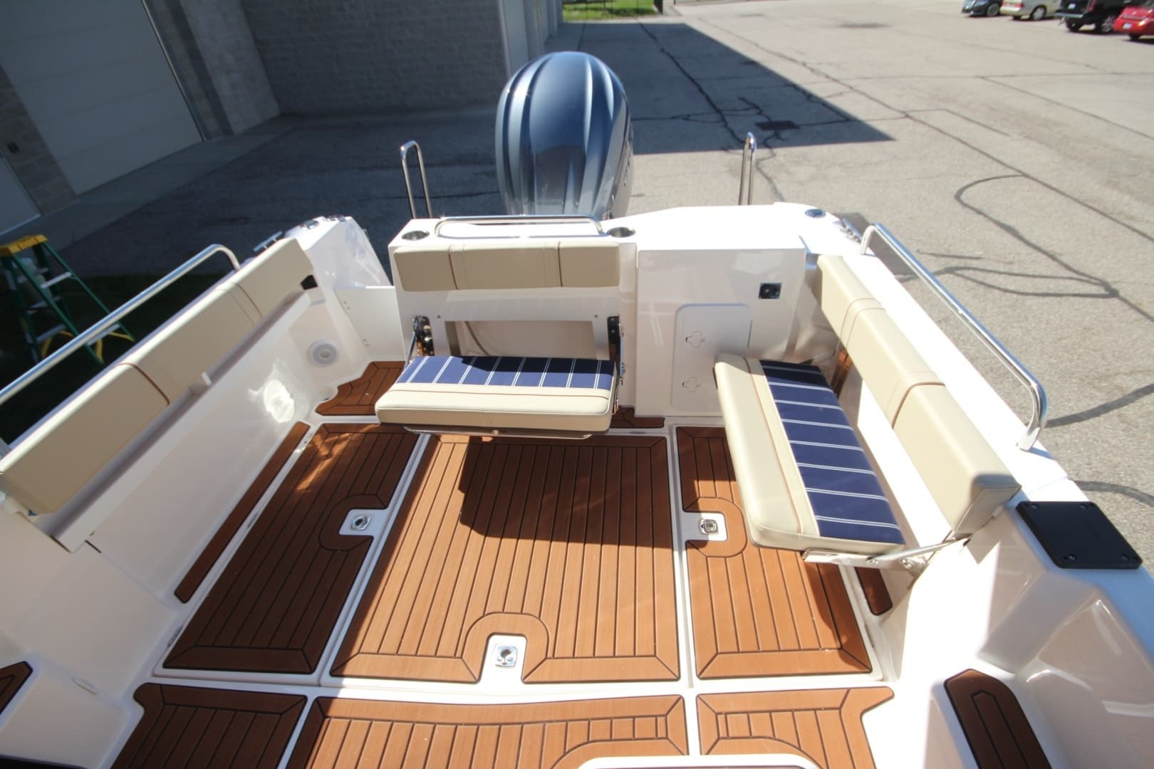 2027 Ranger Tugs R-25 Luxury Edition - Image 11