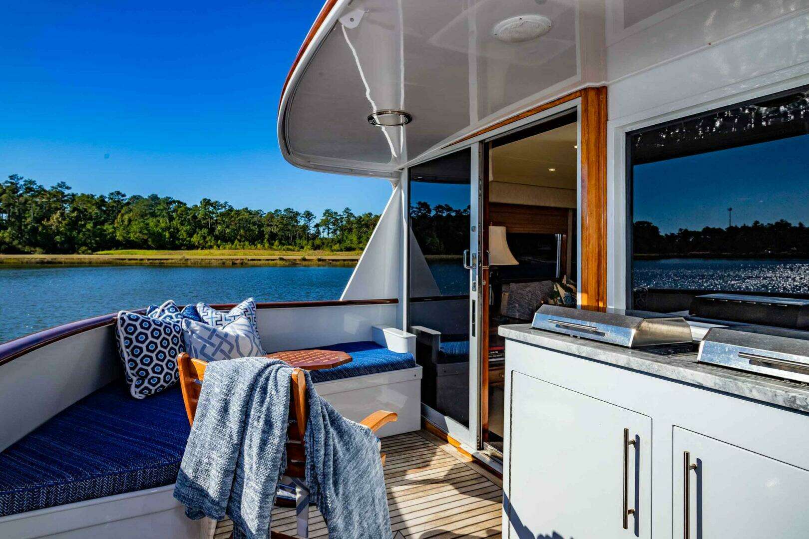 1979 Burger Raised Pilothouse - Image 32