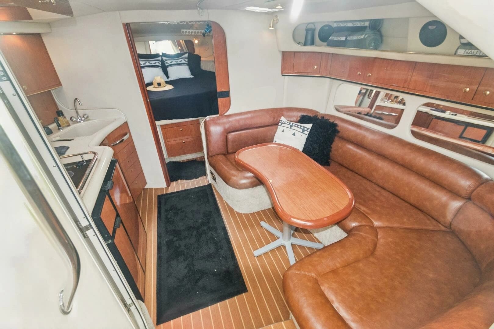 2000 Sea Ray 370 Express Cruiser - Image 3