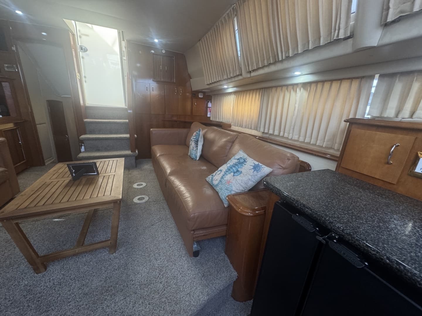 2003 Carver 444 Cockpit Motor Yacht - Image 19