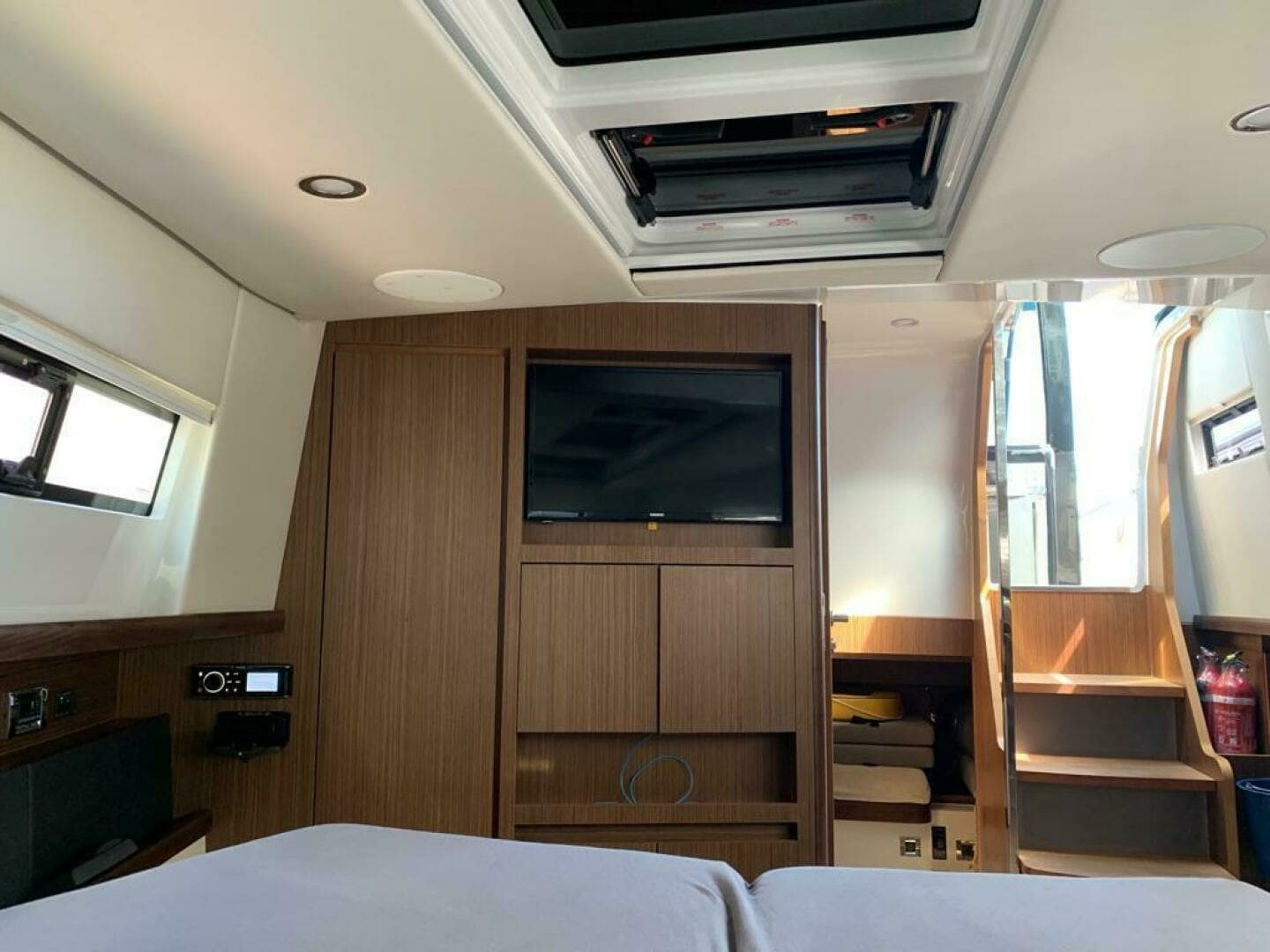 2018 Fjord 44 Open - Image 10