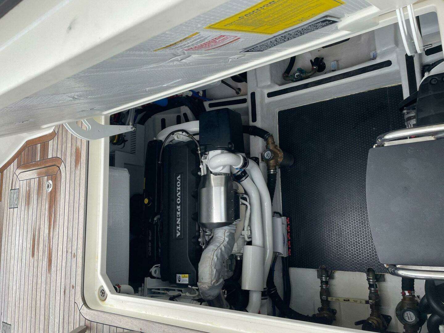 2021 Sabre 58 Salon Express - Image 39
