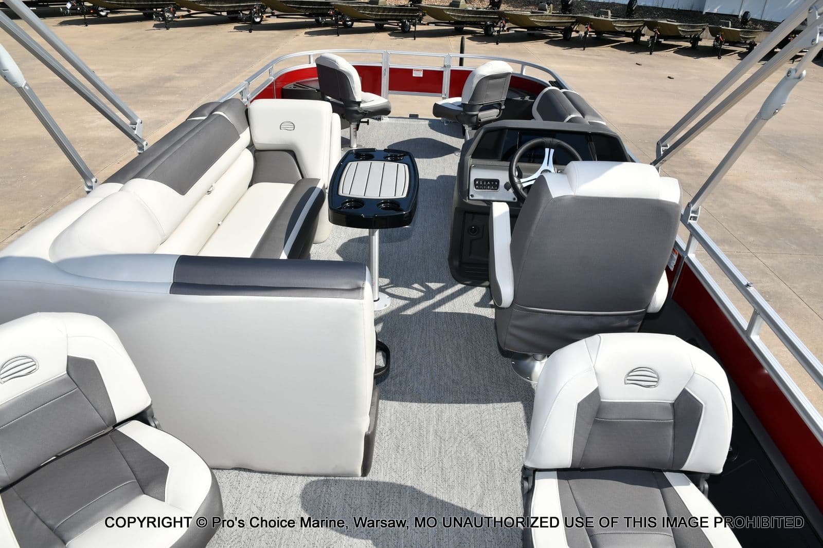 2026 Sun Tracker Fishin' Barge 22 DLX w/115HP Pro-XS 4 Stroke - 62