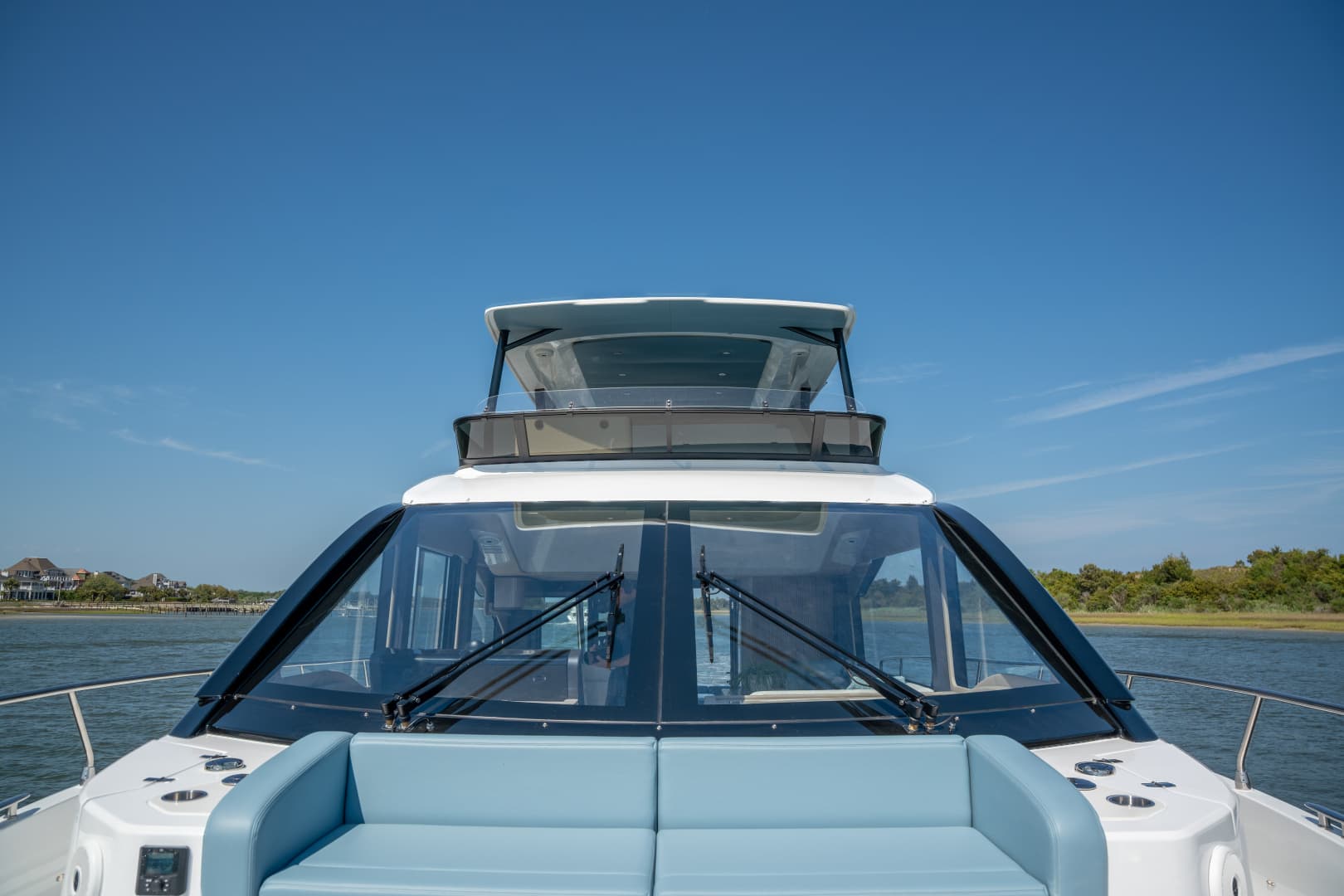 2026 Cruisers Yachts 50 FLY - Image 29