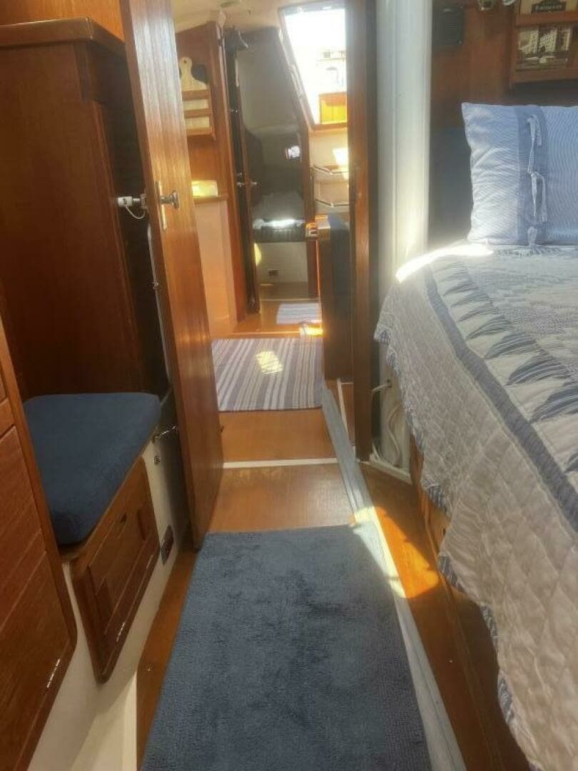 1990 Catalina — - Image 36