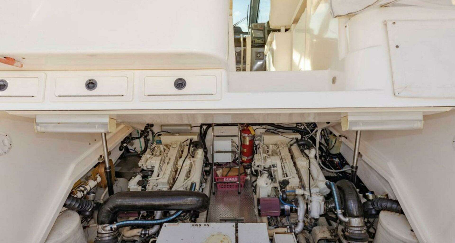 2004 Pursuit 3800 Express - Image 17