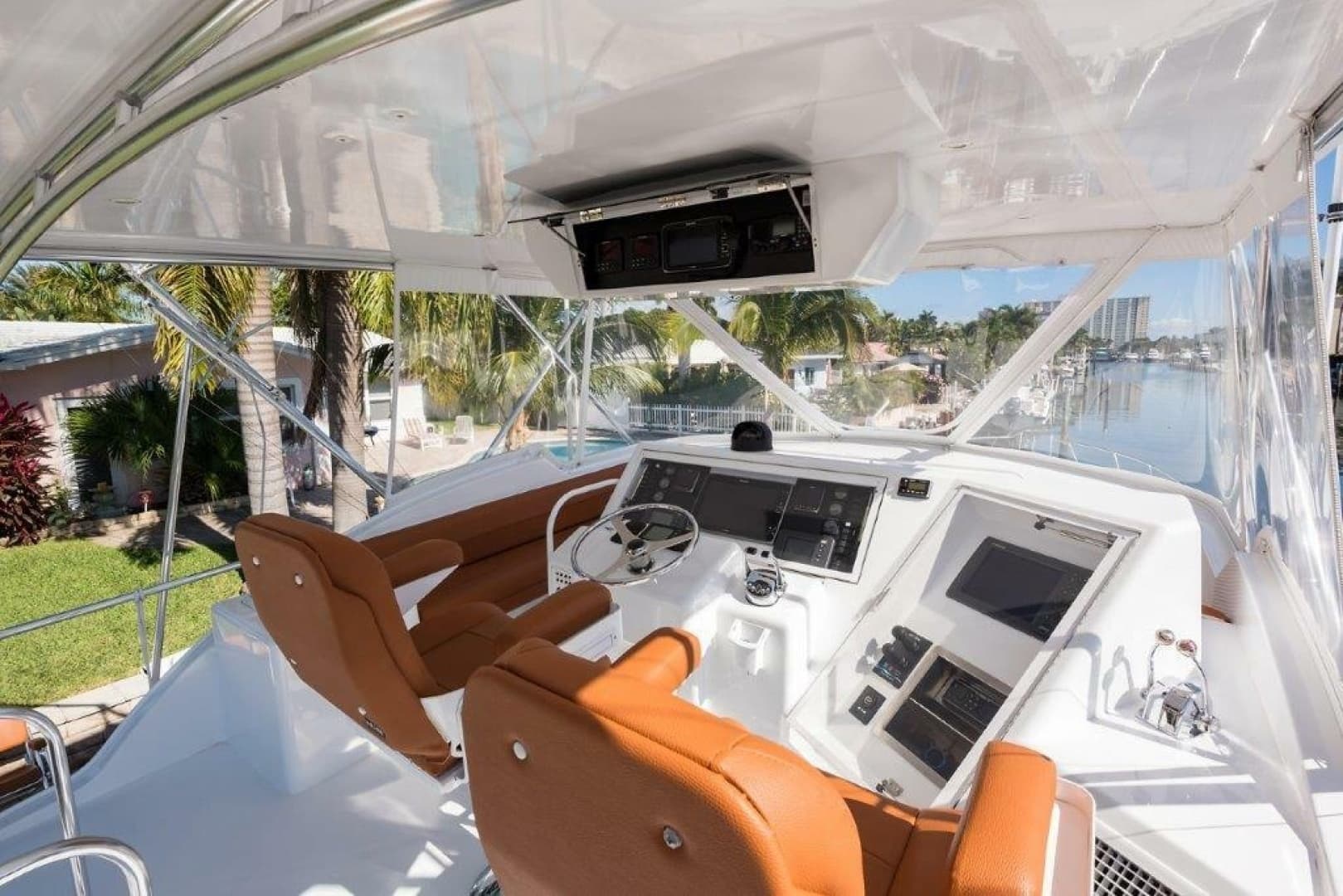 2000 Hatteras 60 Convertible - Image 8