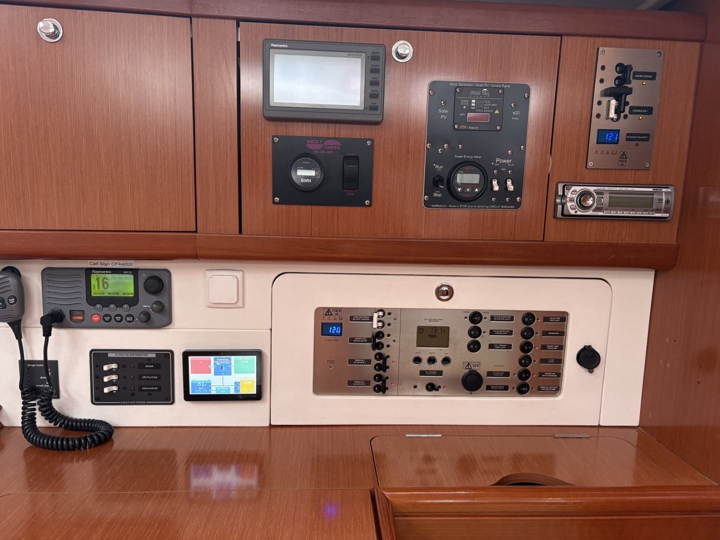 2010 Beneteau — - Image 38