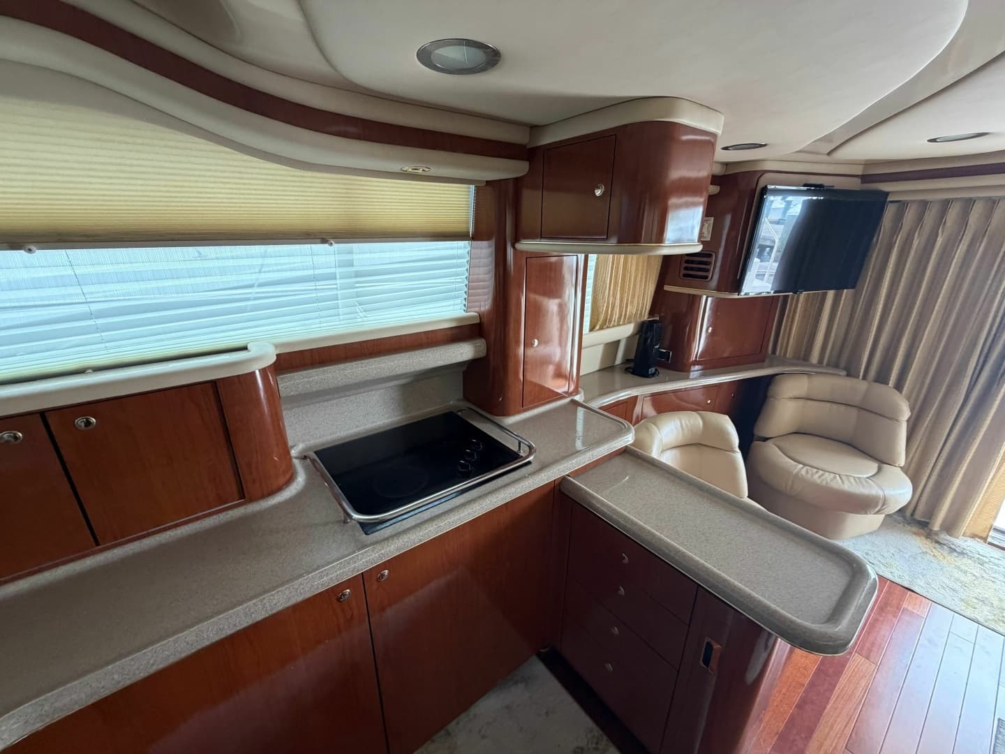 2002 Sea Ray 480 Sedan Bridge - Image 12