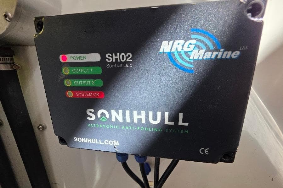Ultrasonic anti-fouling system by Sonihull on 2008 Neptunus Flybridge MY yacht.
