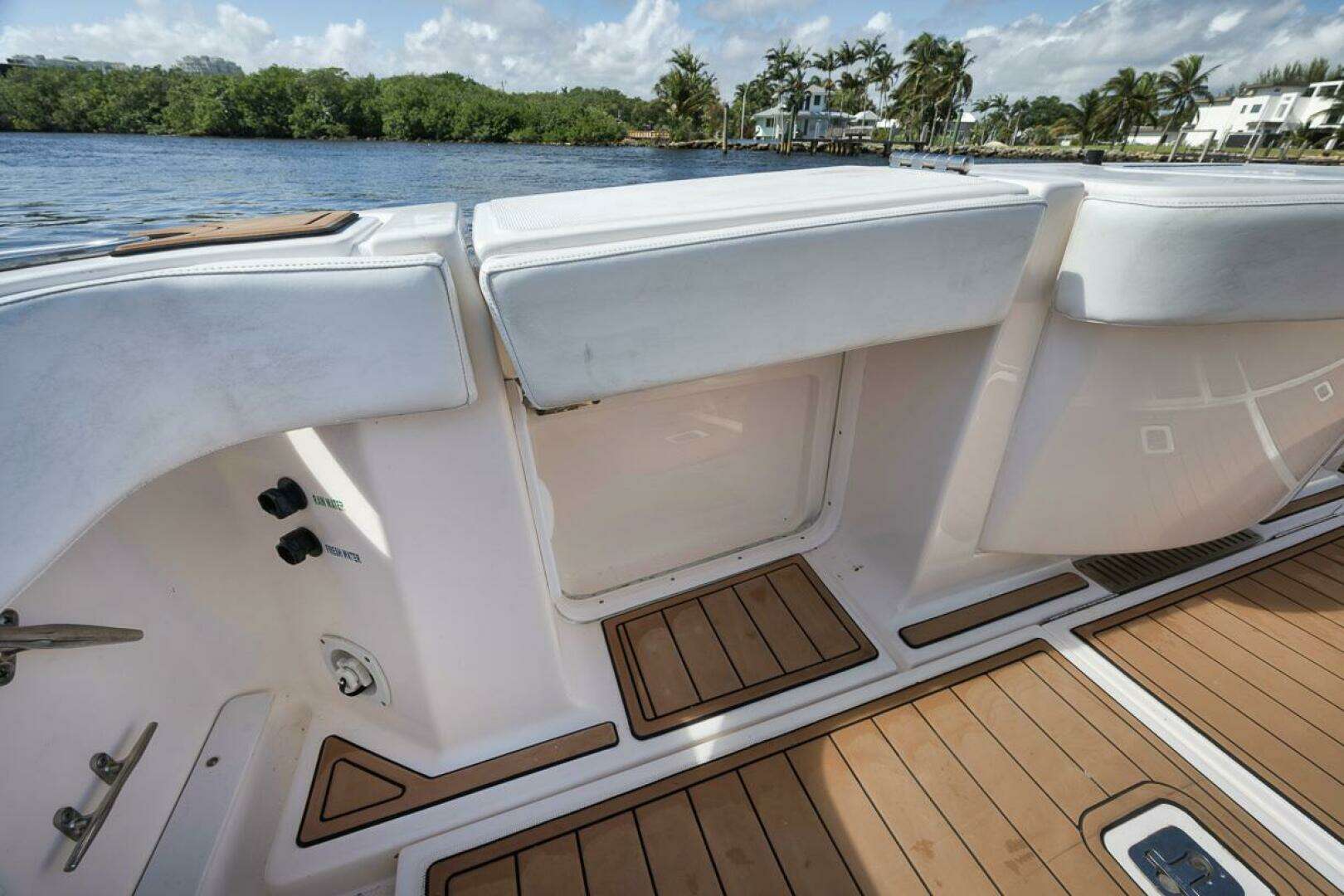 2015 Tiara Yachts Tiara 390 Convertible - Image 14