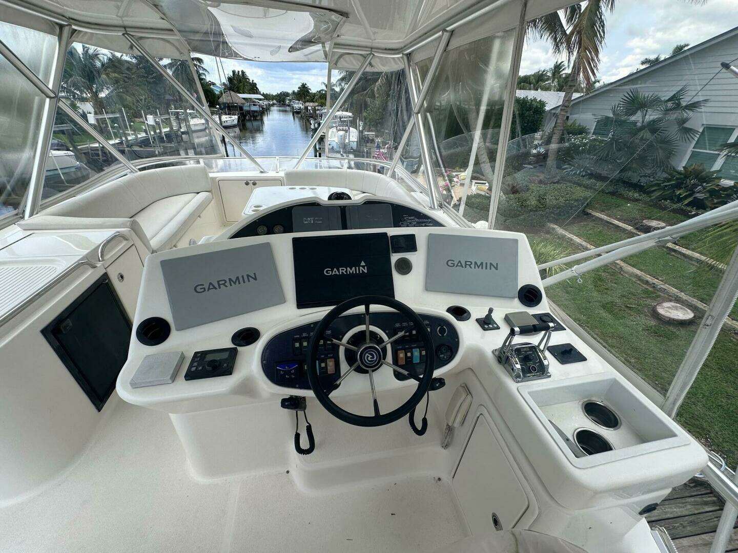 2008 Riviera 51 Convertible - Image 9