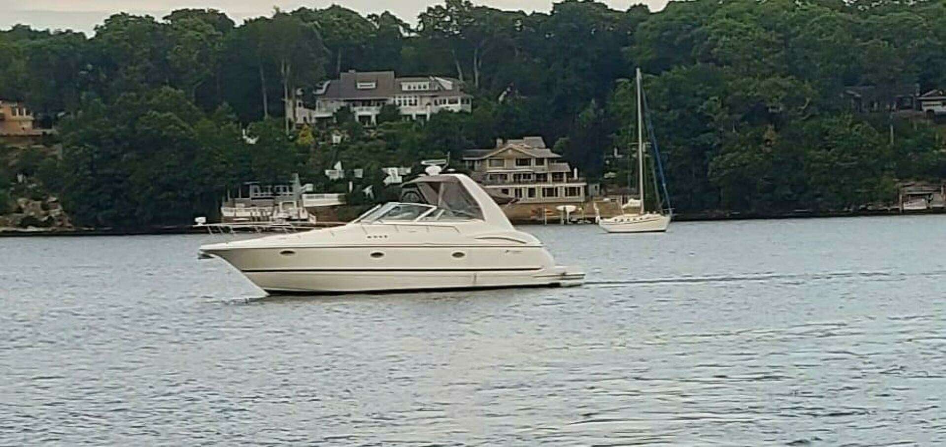 2001 Cruisers 3672 Express - Image 34