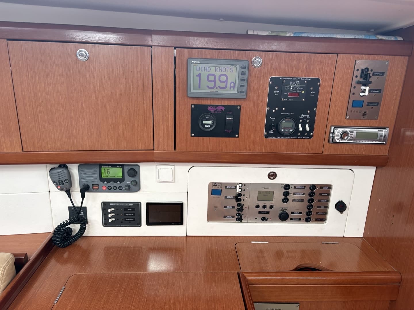 2010 Beneteau — - Image 27
