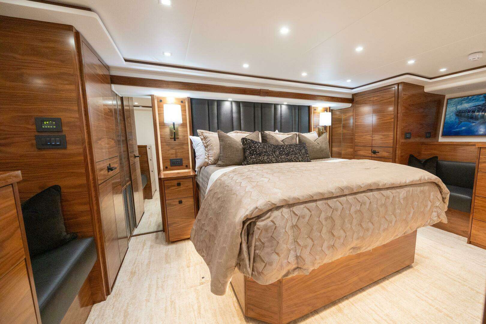 2025 Viking 82 Convertible - Image 3