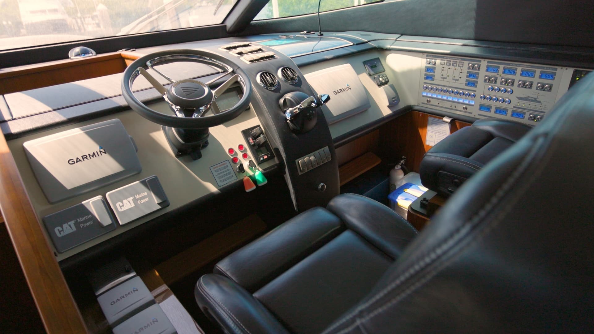 2014 Fairline Squadron - Image 21