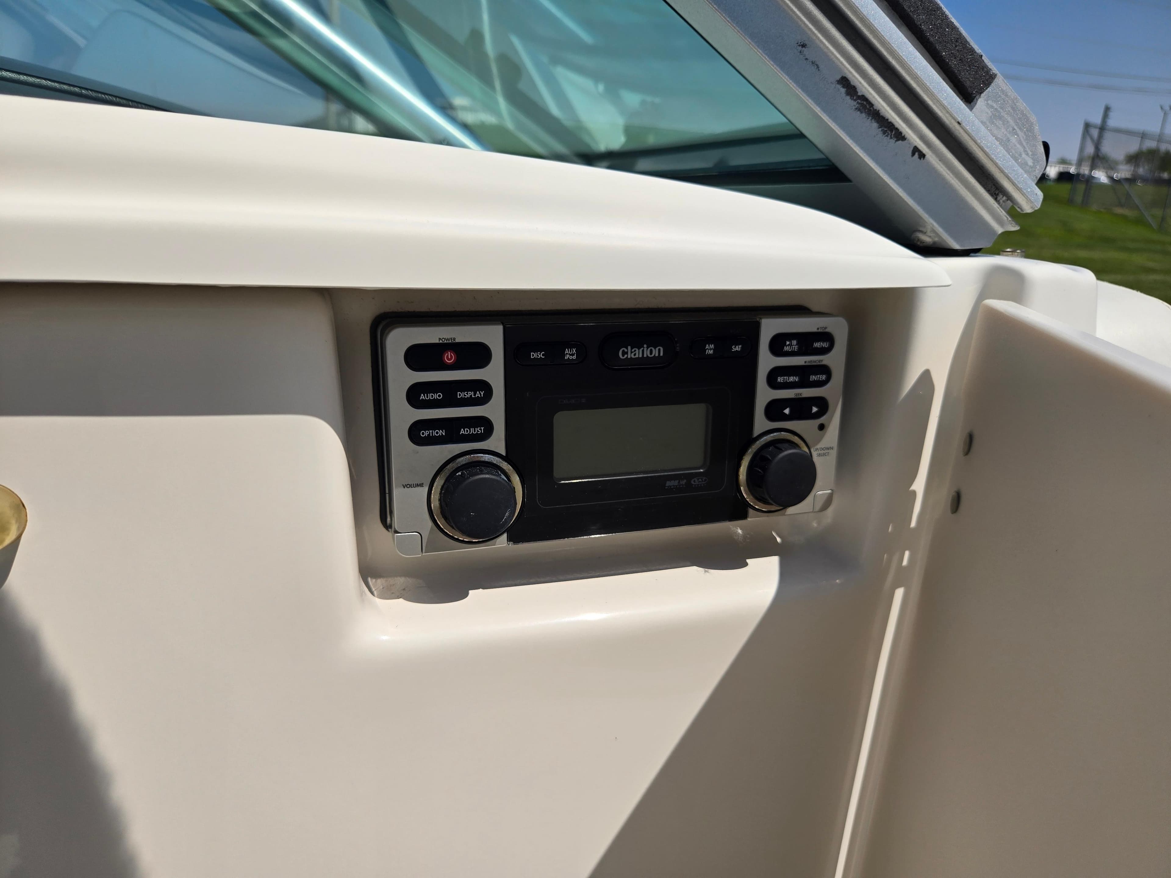 2011 Chaparral 196 SSi boat stereo system with control panel.