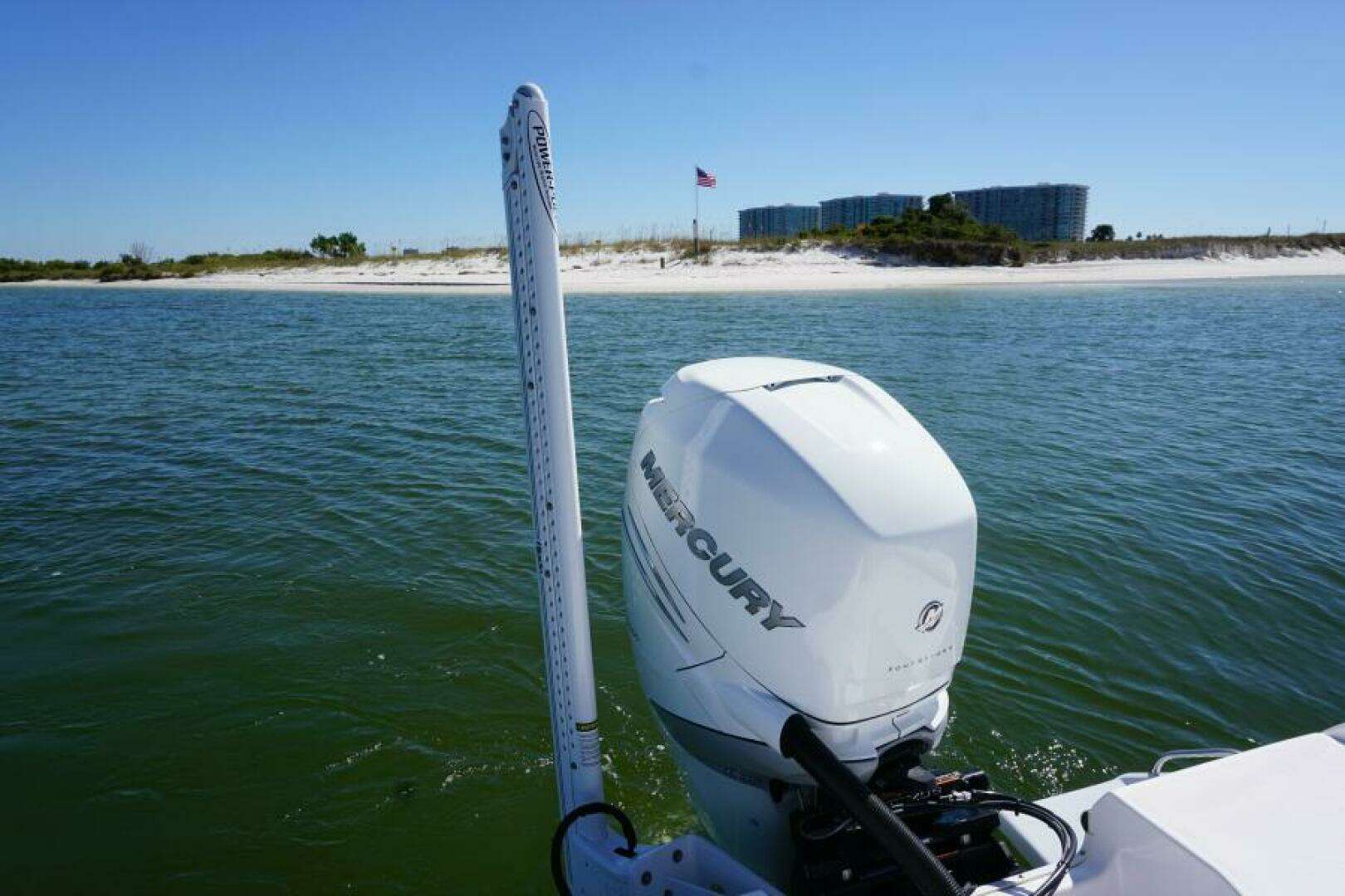 2022 Everglades 253 Center Console - Image 23