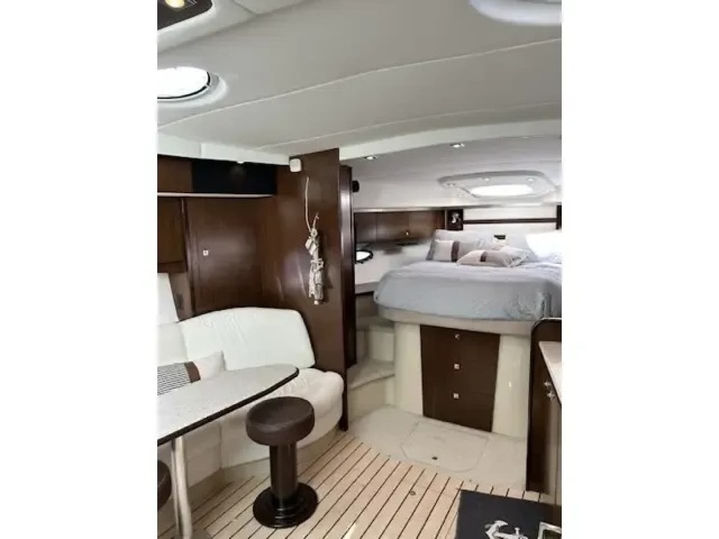 2011 Cruisers Sports Coupe 420 - Image 22