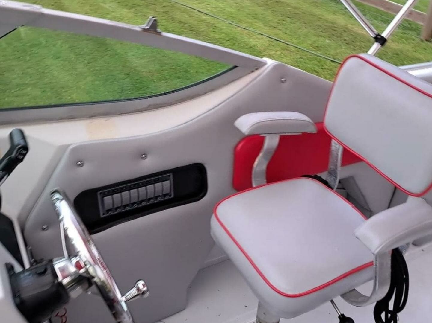 1988 Boston Whaler Temptation 2200 - Image 4