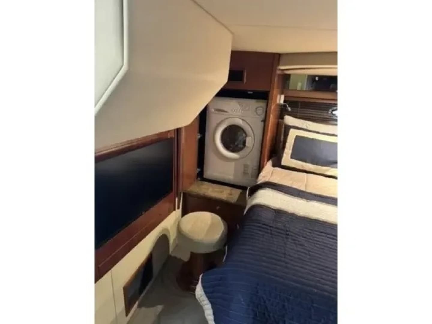 2008 Cruisers 460 Express - Image 20