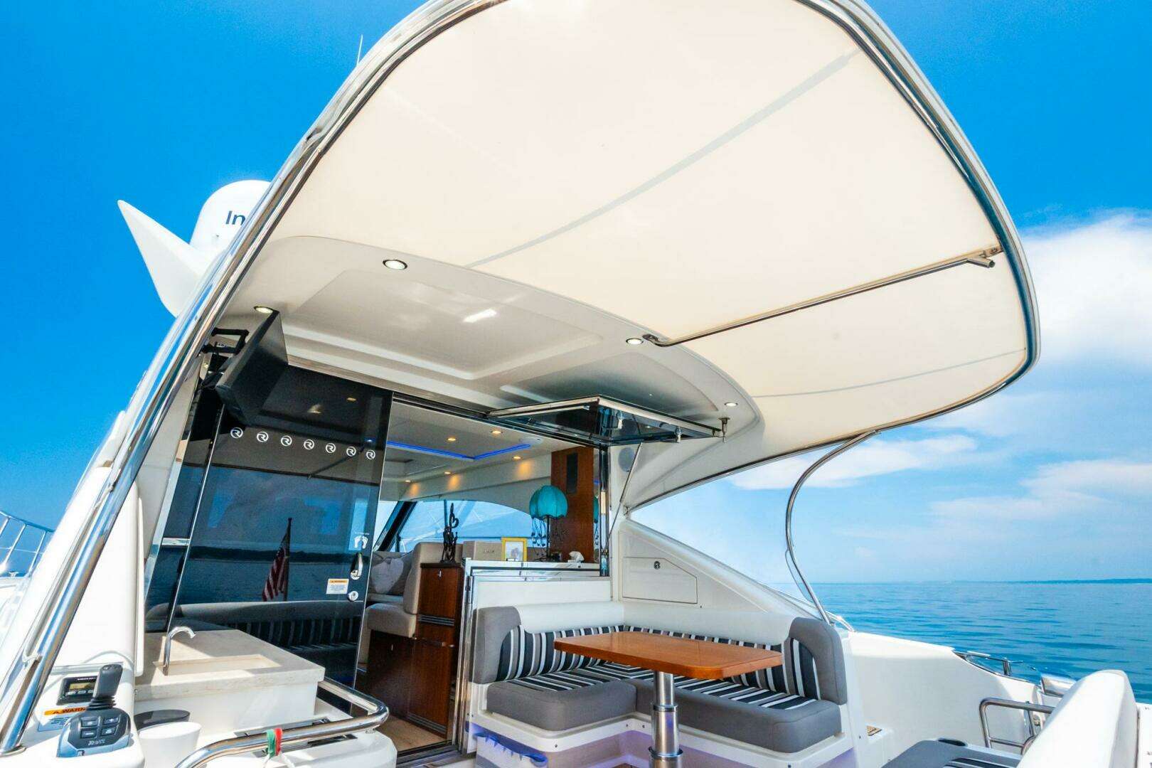 2019 Riviera 4800 Sport Yacht - Image 40