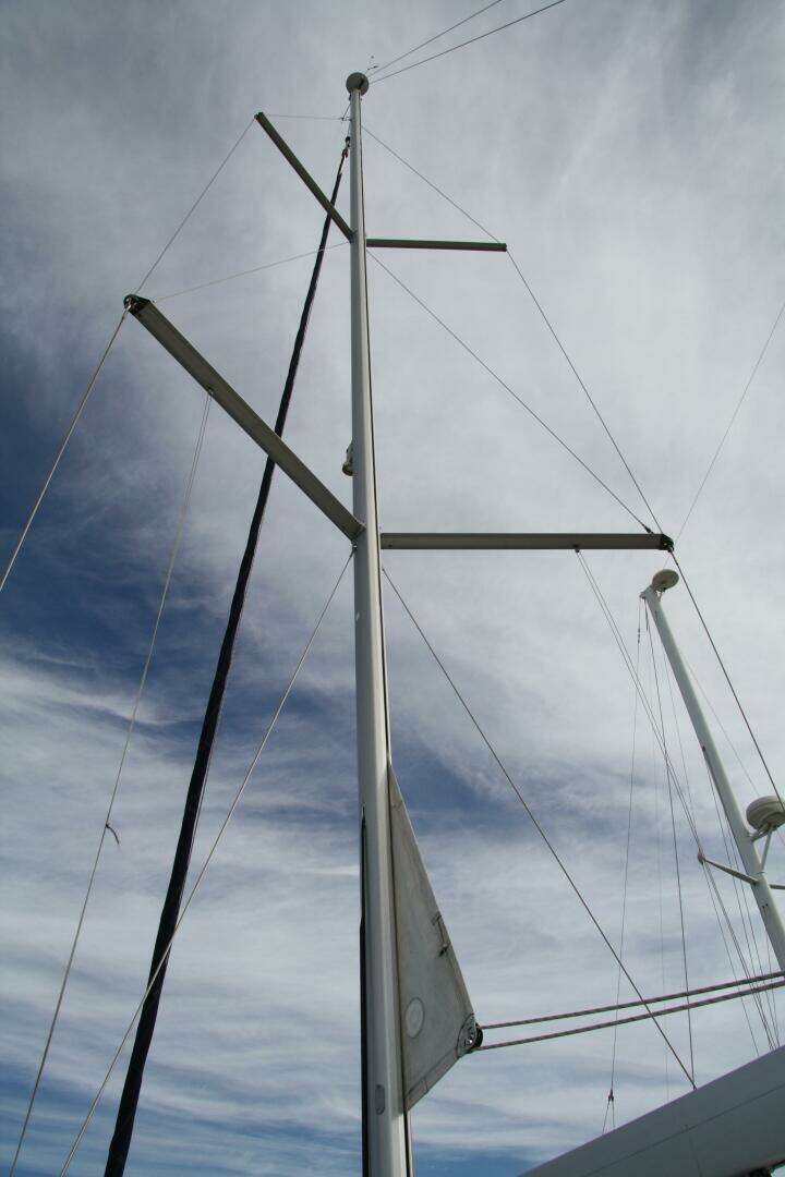 2013 Beneteau Oceanis 41 - Image 9