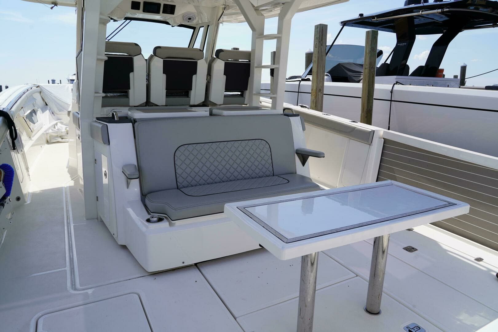 2022 Pursuit 428 - Image 14