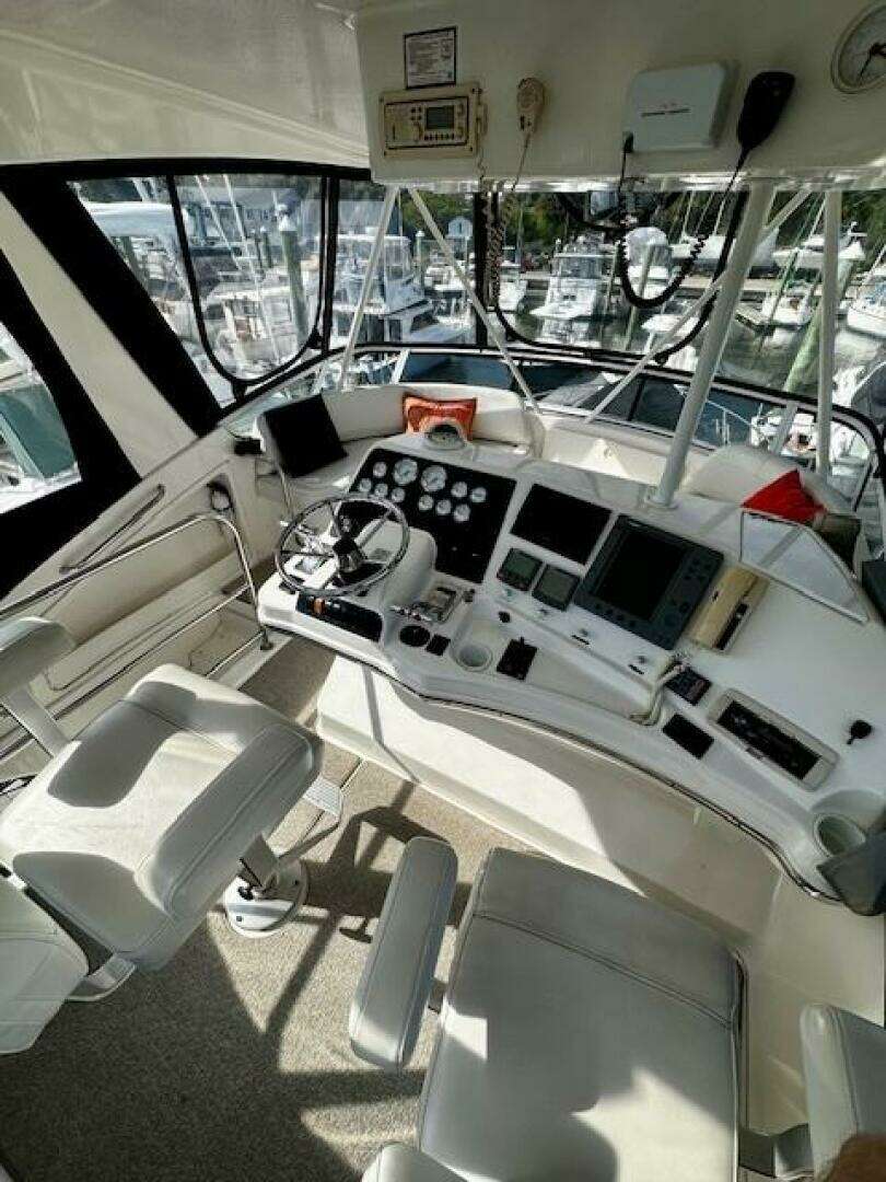 2001 Silverton 42 Convertible - Image 19