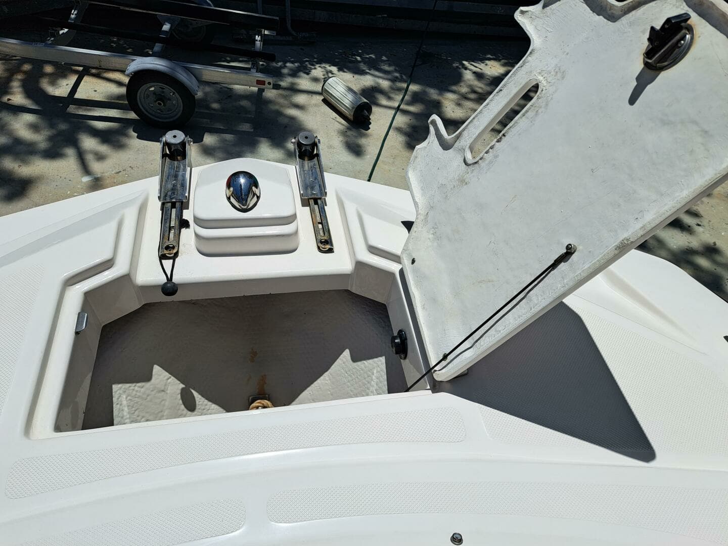 2014 Regal 2700 Bowrider - Image 30